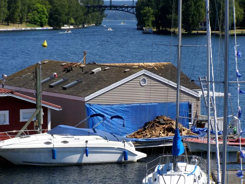 Slide of Hillside Roofing & Gutters