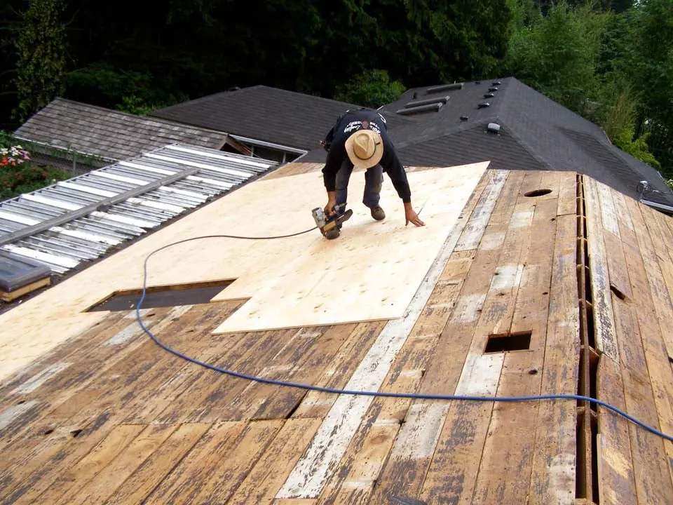 Slide of Hillside Roofing & Gutters