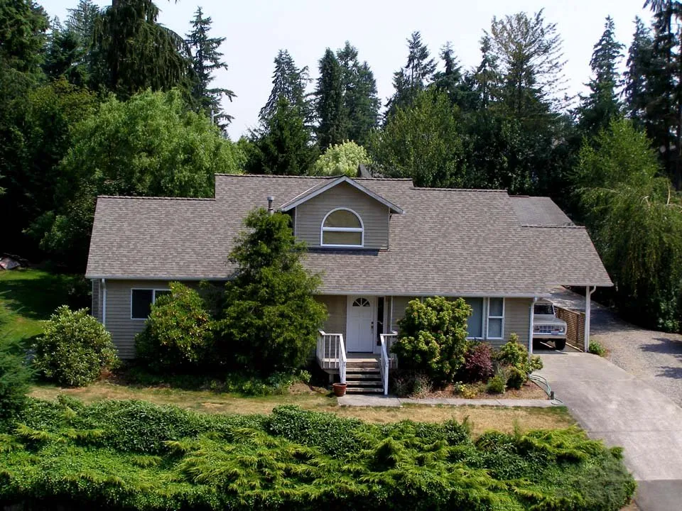 Slide of Hillside Roofing & Gutters