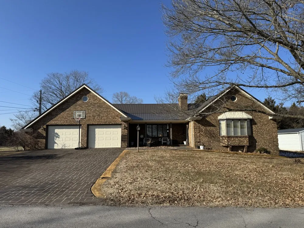 Slide of Hingle’s Roofing