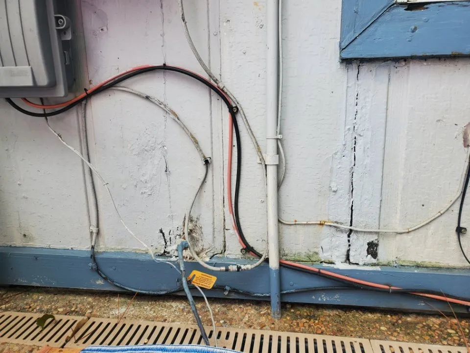 Slide of Hinojosa Waterproofing