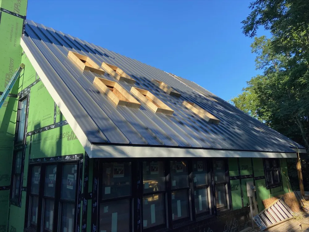 Licensed residential roofing service experts serving Coloma, MI - Hired Guns Roofing
