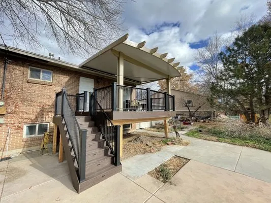 H&L Custom Builders Logo