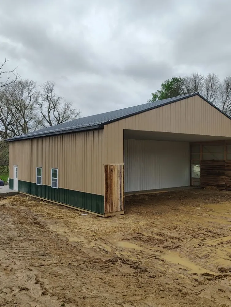 Licensed metal roofing installation for fast service across Howard, OH - Hm Construction