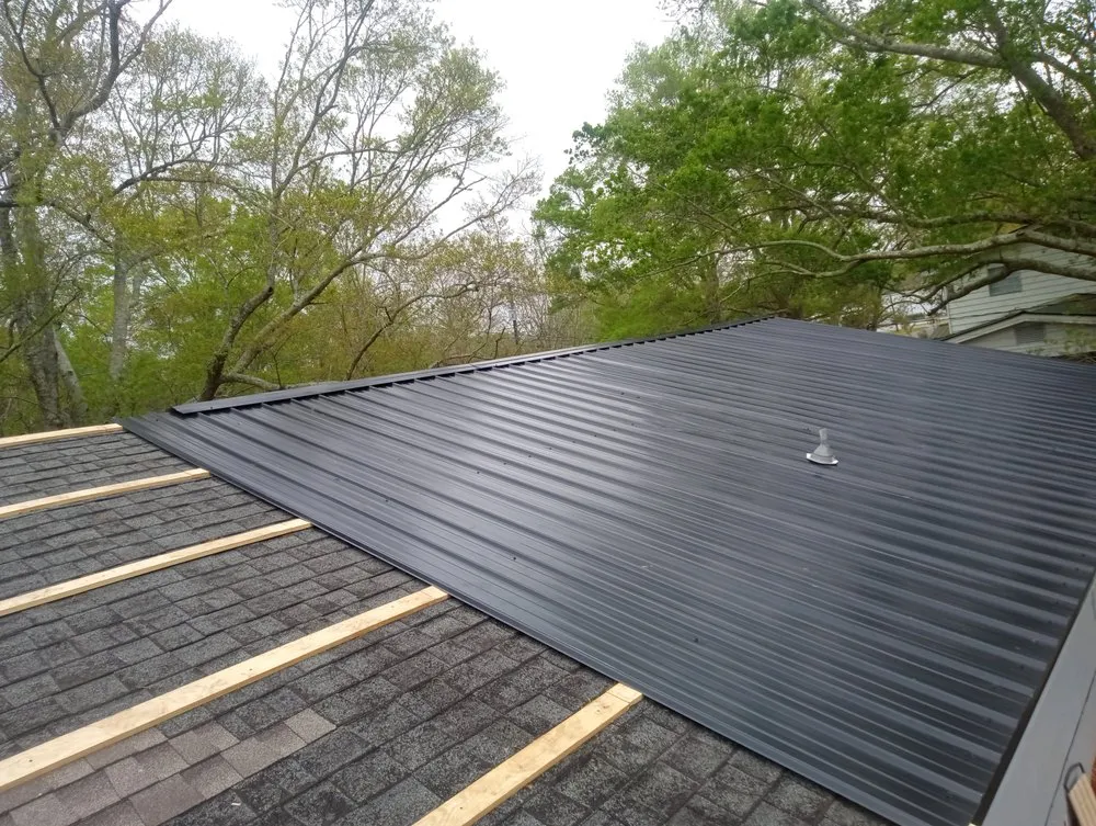 Expert flat roof repair with free inspection in D'Iberville, MS by HMJ Endeavor