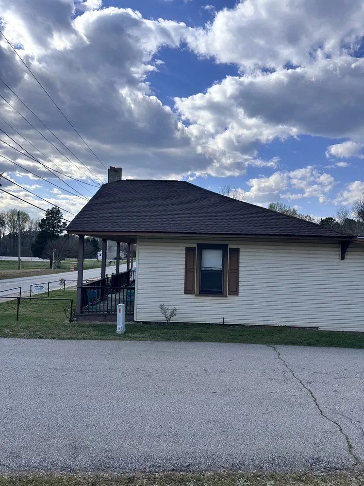 Licensed roof installation experts serving Walling, TN - HNB Roofing