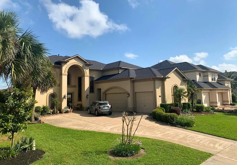 Slide of Holladay Family Roofing