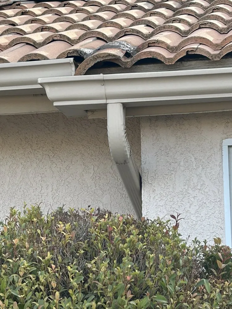 Slide of Holliday Roofing