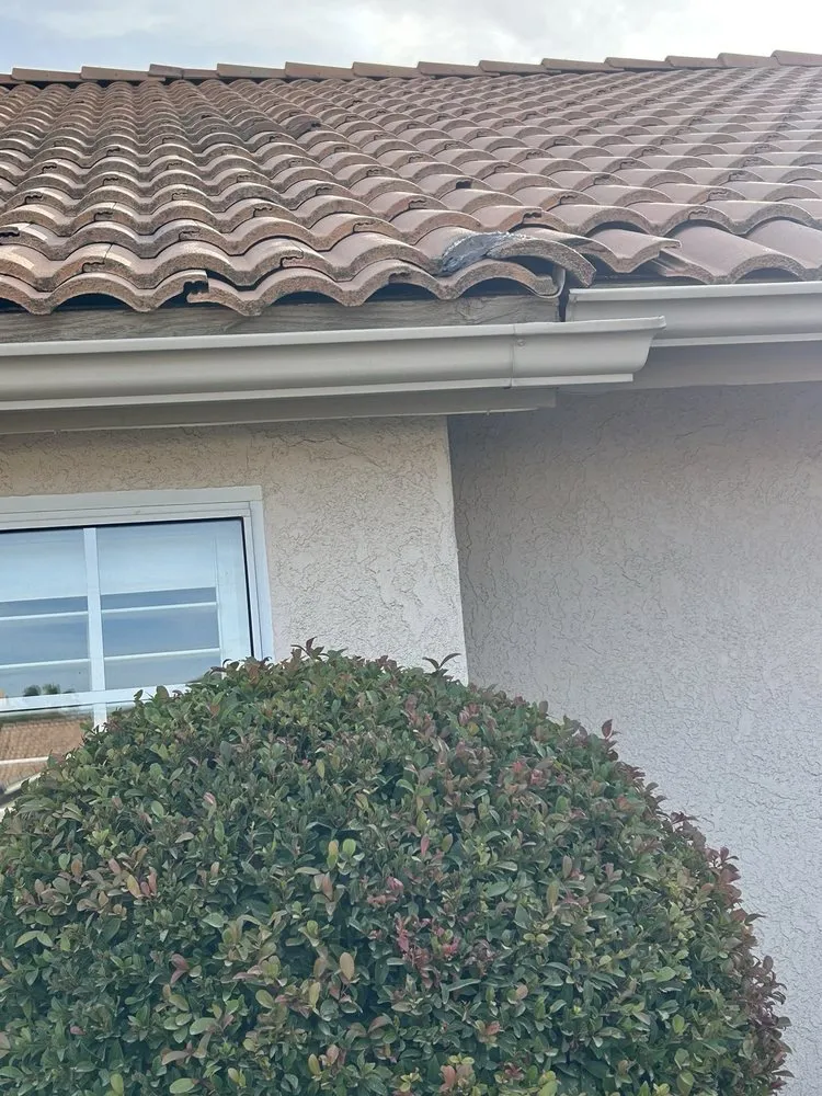 Slide of Holliday Roofing