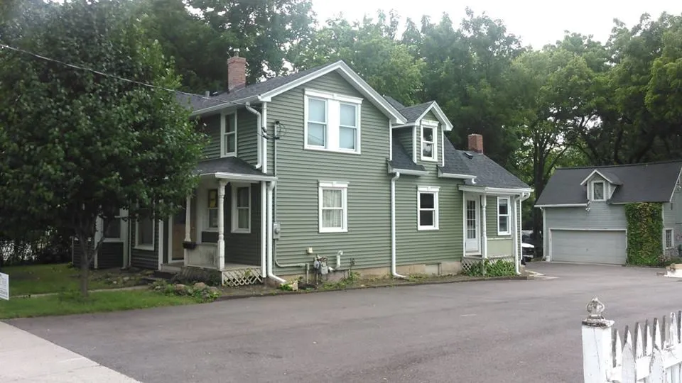 Slide of Hollingsworth Home Improvement