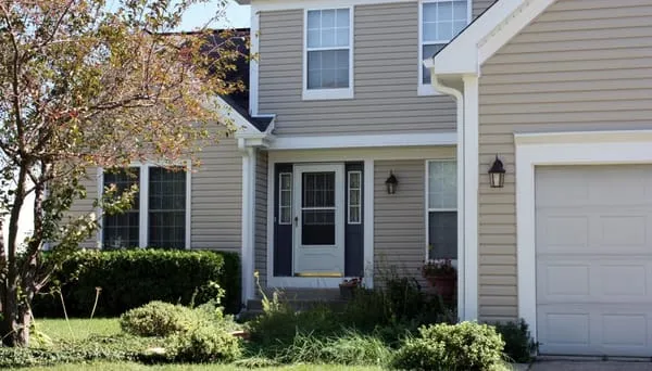 Hollingsworth Home Improvement Logo