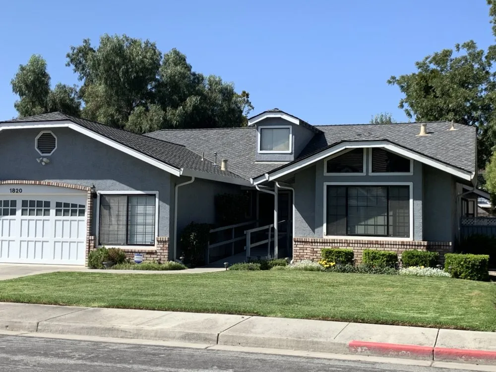 Slide of Hollister Roofing