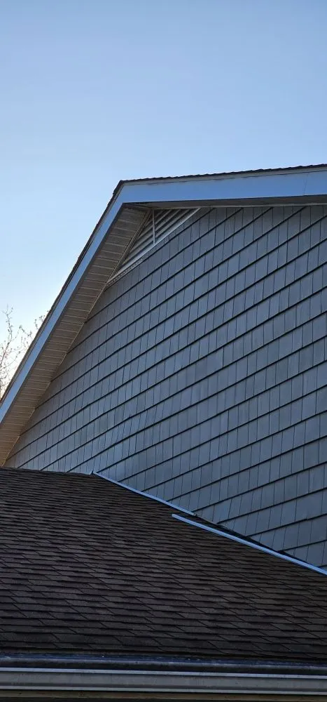 Reliable storm damage roof repair experts serving Lexington-Fayette, KY - Hollywood Renovations