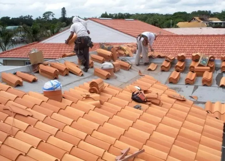 Slide of Hollywood Roofers