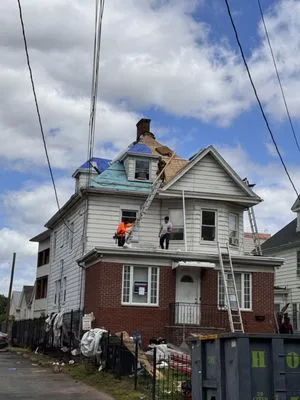 Homcertin Exterior Contractor Logo