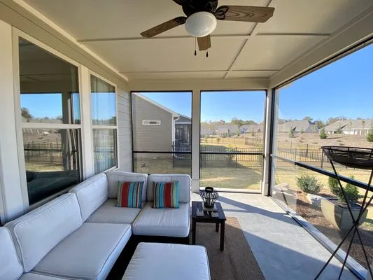 Home Roofing Specialist Logo