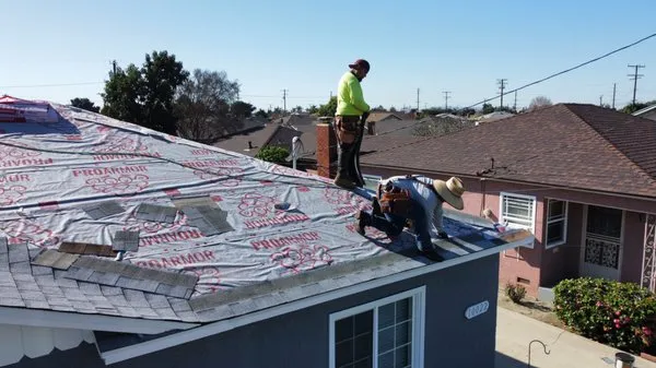 Home Town Roofing Logo