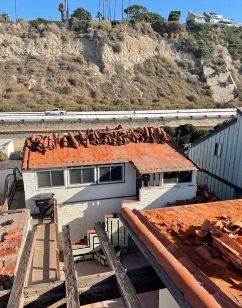 Slide of HomeGuard Roofing