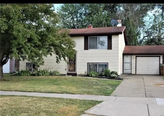 HomeTeck Roofing & Remodeling Logo