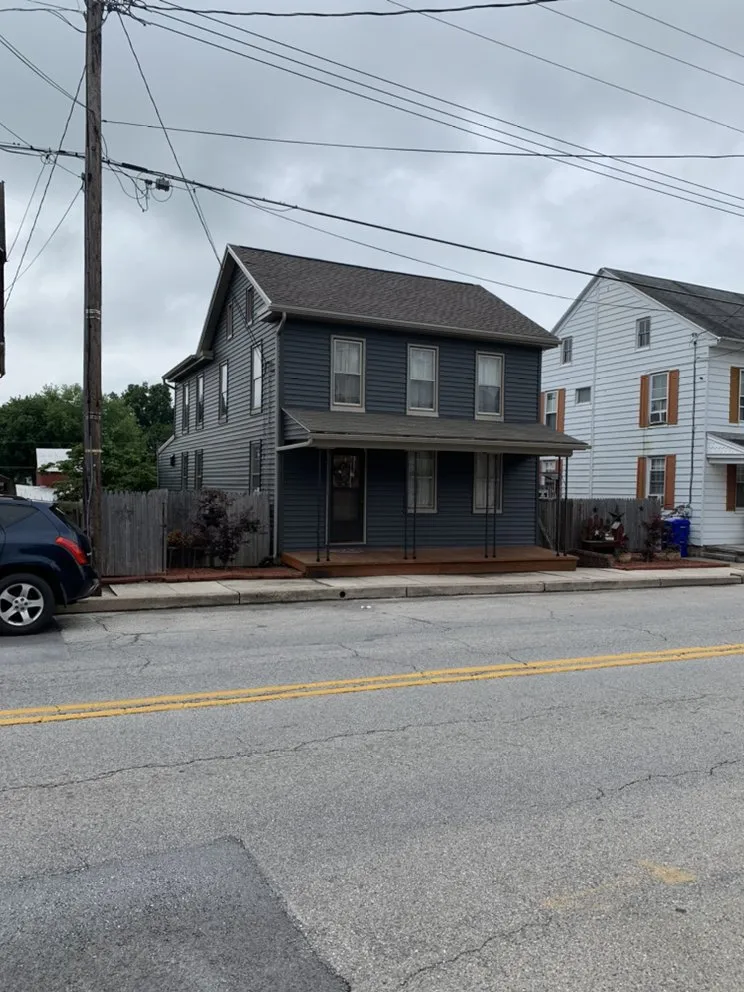 Slide of Hometown Custom Exteriors