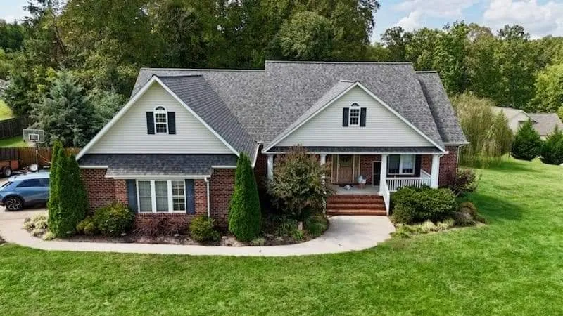 Slide of Hometown roofing