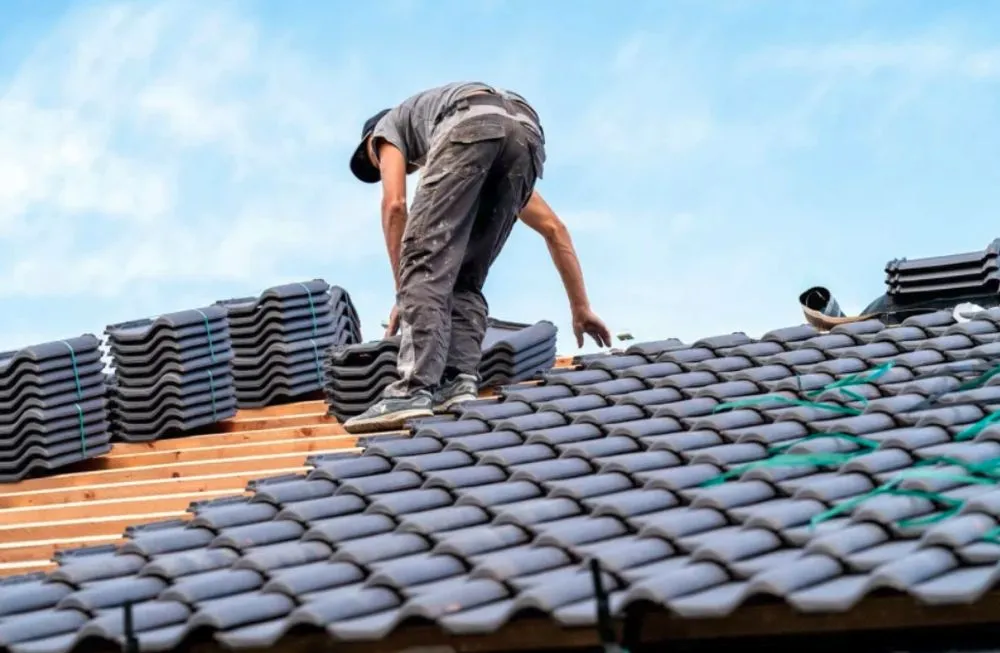 Slide of Hoot Exteriors