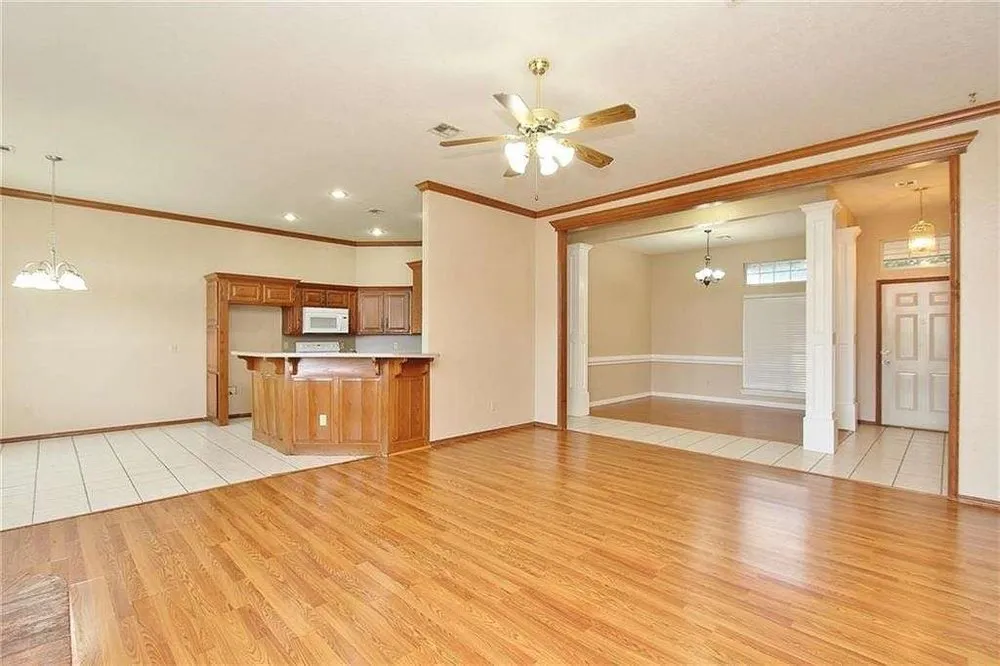 Slide of Horeb Roofing & Construction