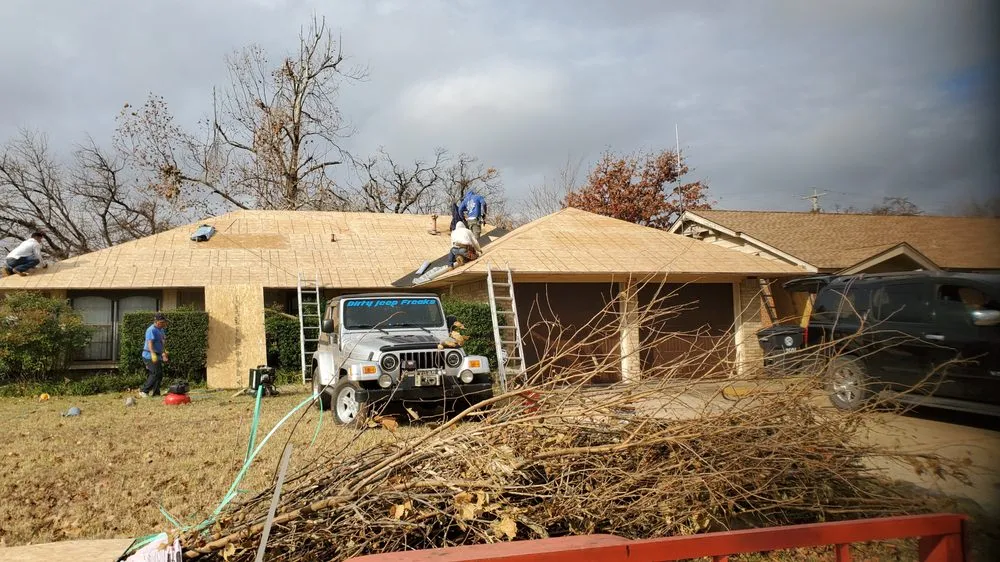 Slide of Horeb Roofing & Construction