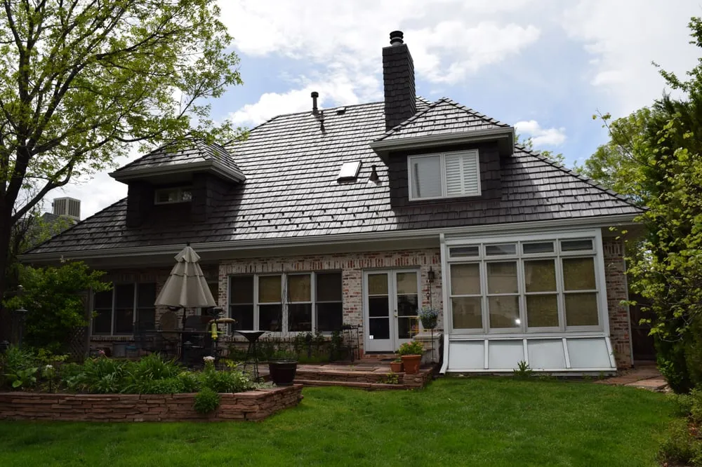 Slide of Horn Brothers Roofing