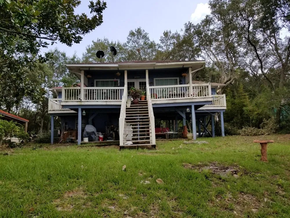 Slide of Hoss Cats Construction