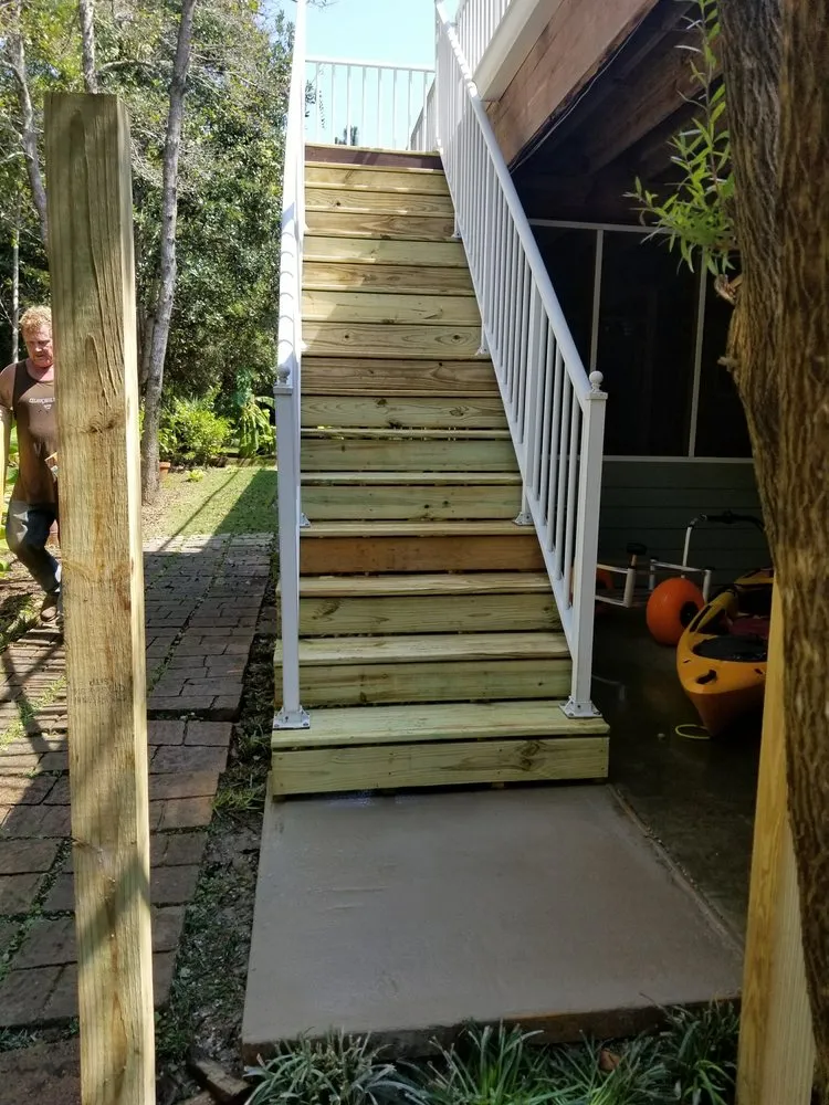 Slide of Hoss Cats Construction