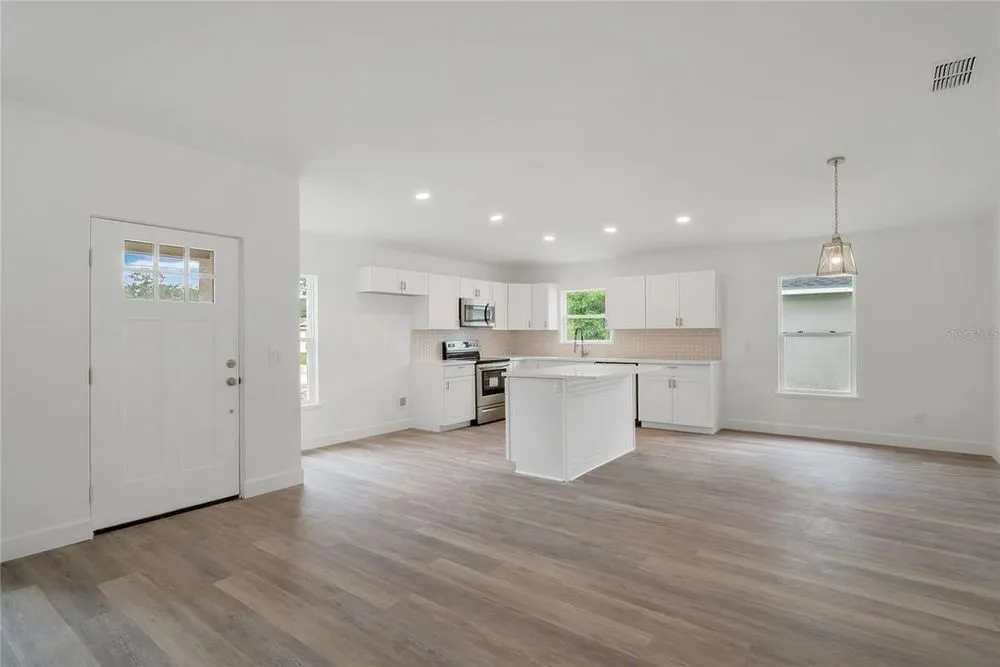 Slide of Houchins Family Construction