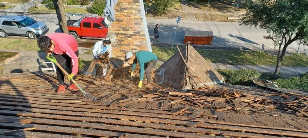 Slide of Houston Roofing & Gutters