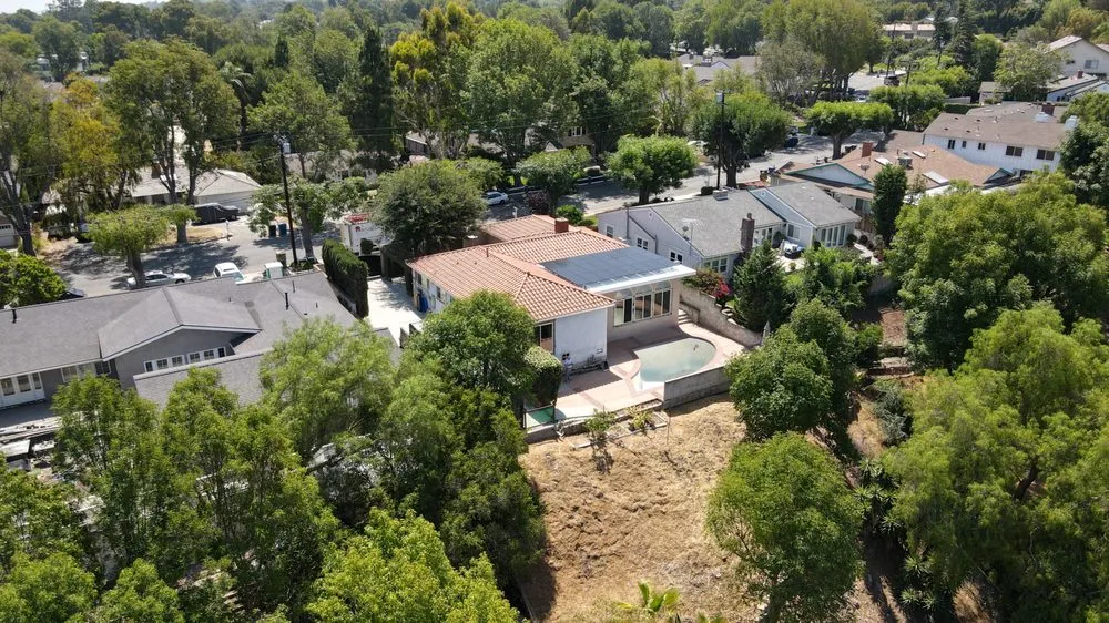 Slide of Howe Builders