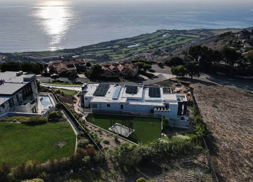 Slide of Howe Builders