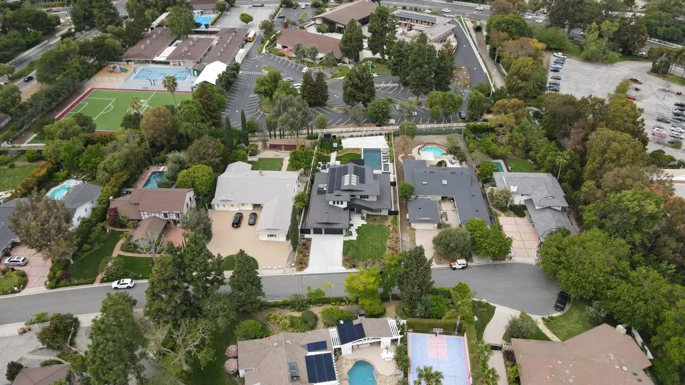 Slide of Howe Builders