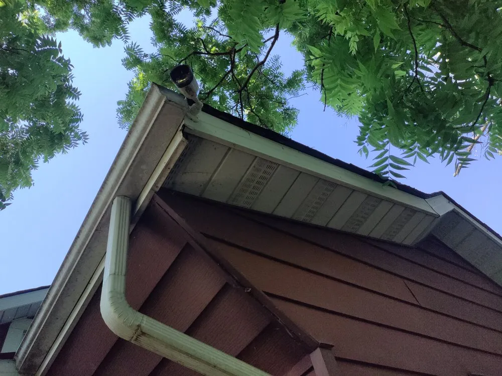 Local residential roofing service in Harmony, NC - HQ Construction