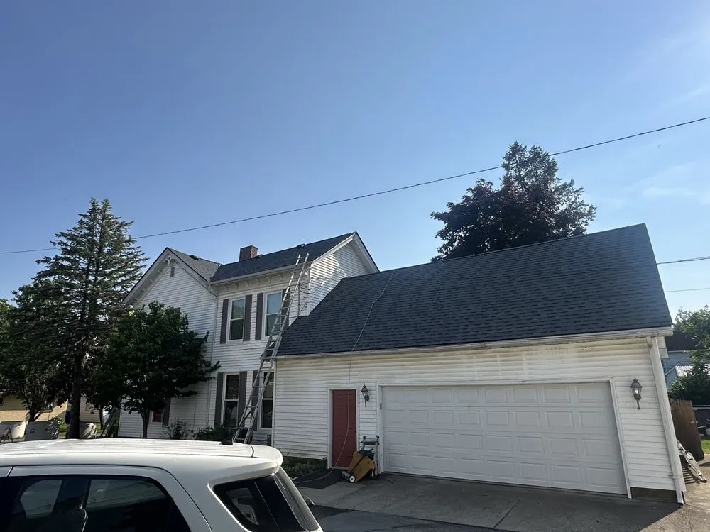 Local shingle roofing service experts serving Corning, OH - H&R Contractors