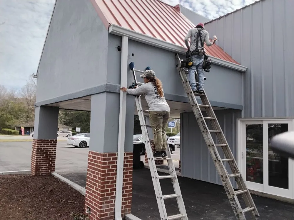Slide of H&R Roofing and Construction