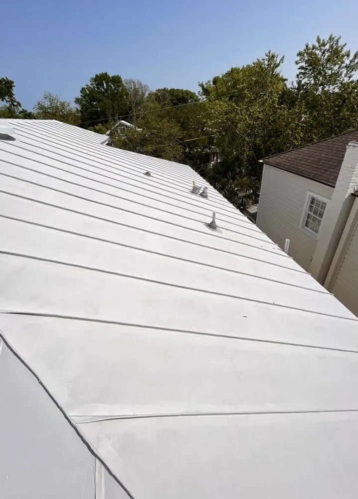 Slide of H&R Roofing and Construction