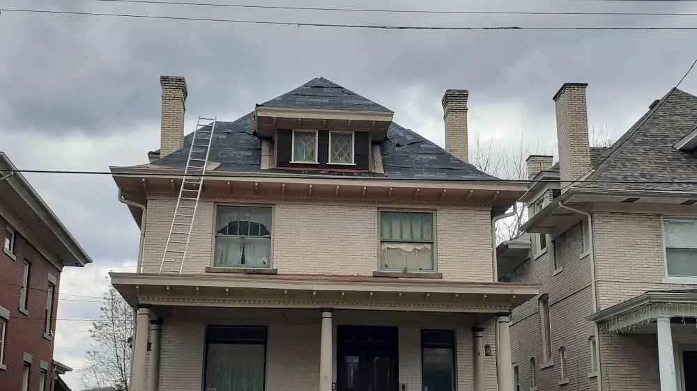 Top-rated roof leak repair in Saltsburg, PA by HTR Contracting