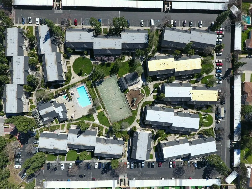 Slide of Hulsey Contracting Inc