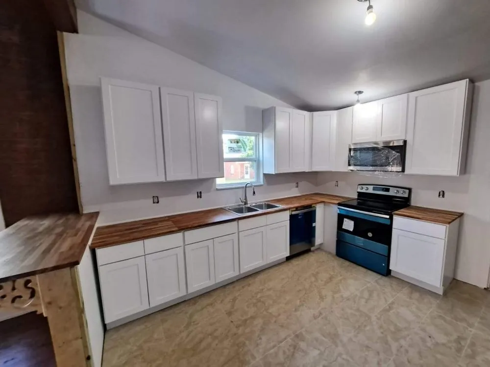 Slide of Hunter's Roofing & Construction