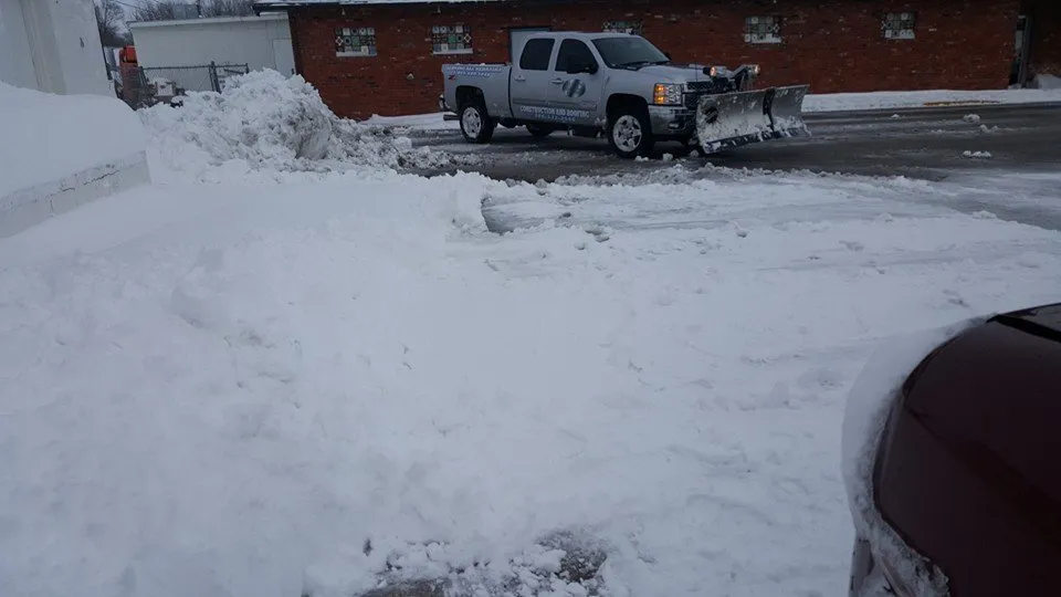 Slide of Hunt's Construction & Roofing