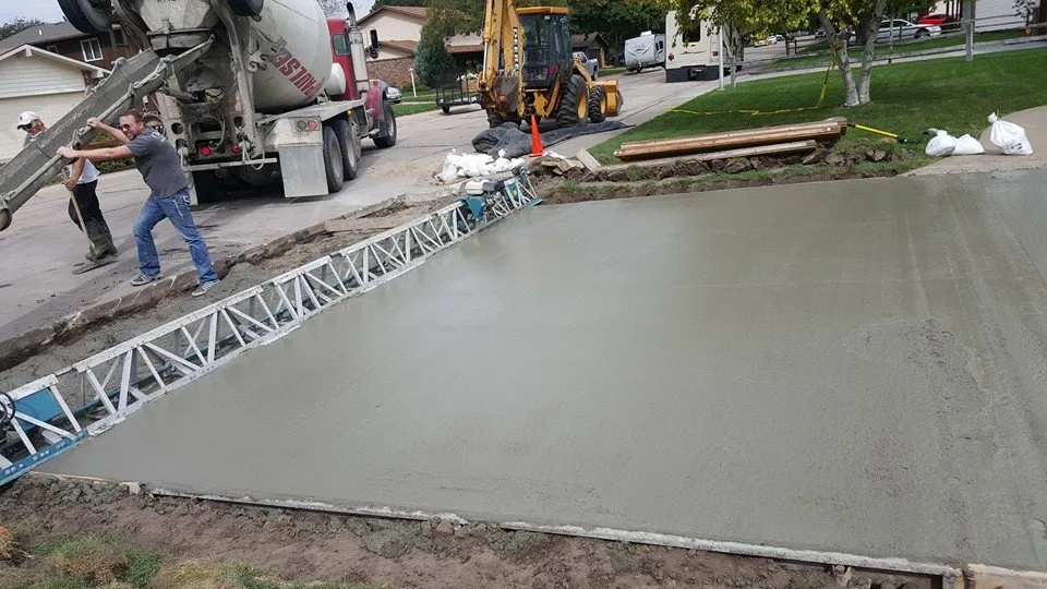 Slide of Hunt's Construction & Roofing