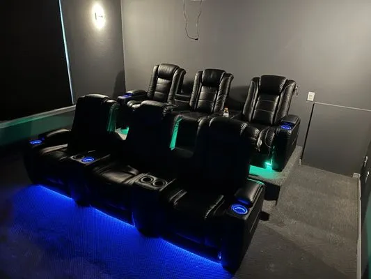 Hutch of All Trades Logo