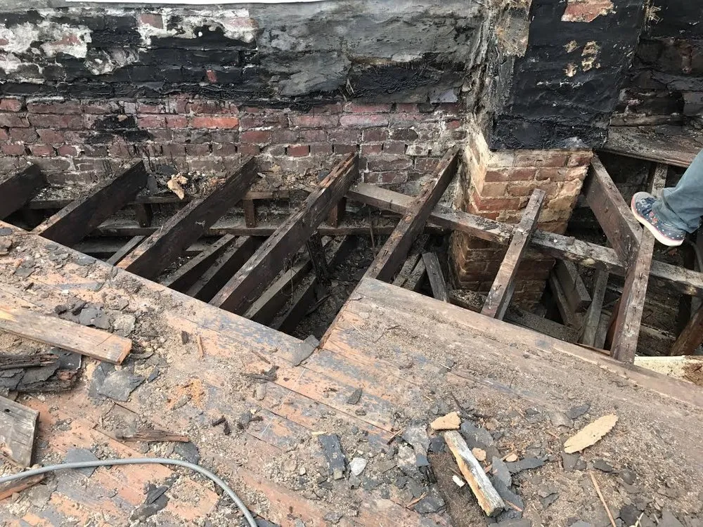 Slide of I & A Roofing