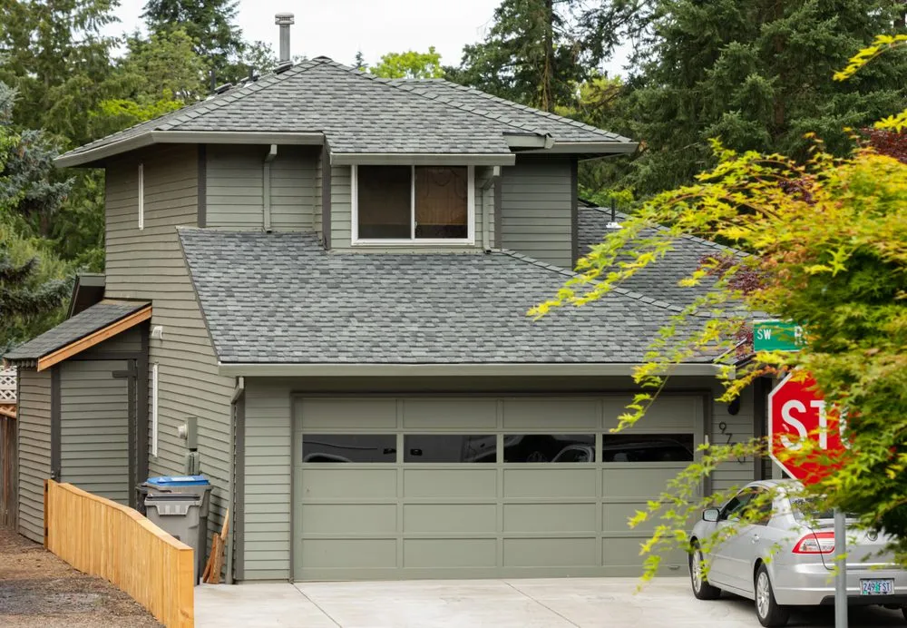 Slide of I & A Roofing