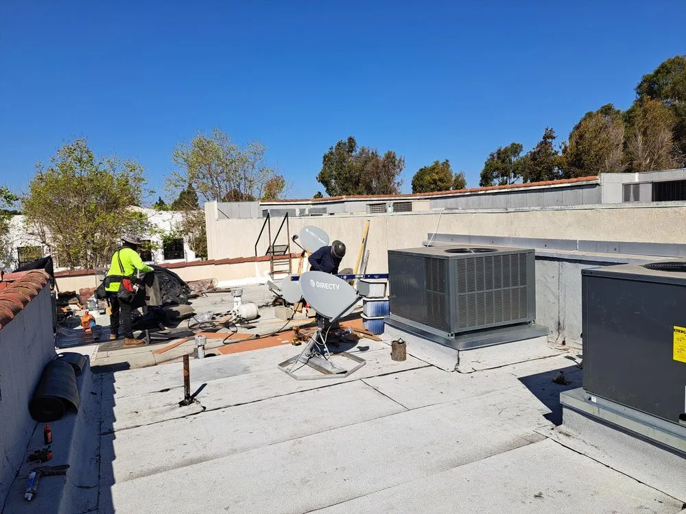 Slide of I Be Roofing