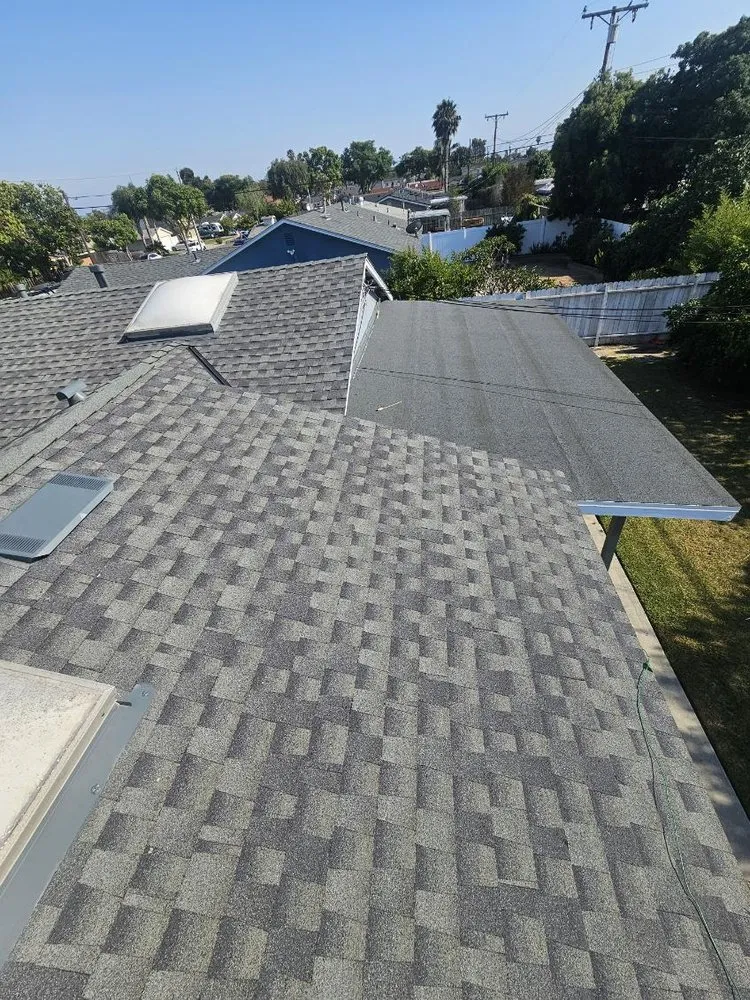 Slide of I Be Roofing